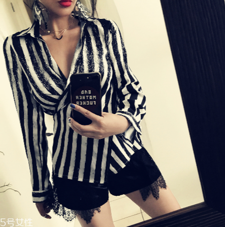 今年流行什么樣的白襯衫？襯衫也有新花樣