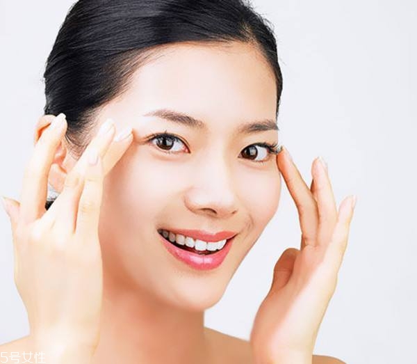 什么樣的人笑起來好看？如何避免笑起來像鬼？