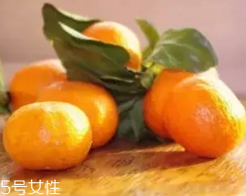柑橘調(diào)香水好聞嗎？吃了這個(gè)大橘子