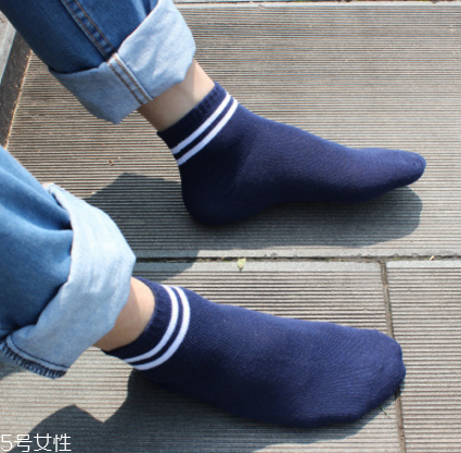 襪子能和衣服一起洗嗎？襪子最好單獨(dú)洗