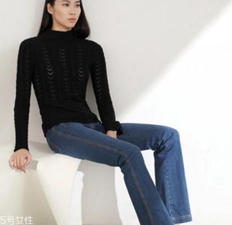 春天喇叭褲配什么上衣？搭出復(fù)古新時(shí)尚