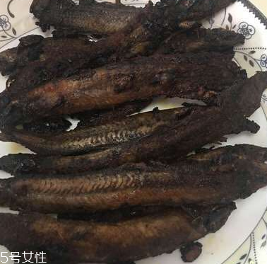 泥鰍會吃小魚嗎？這個(gè)是不會的