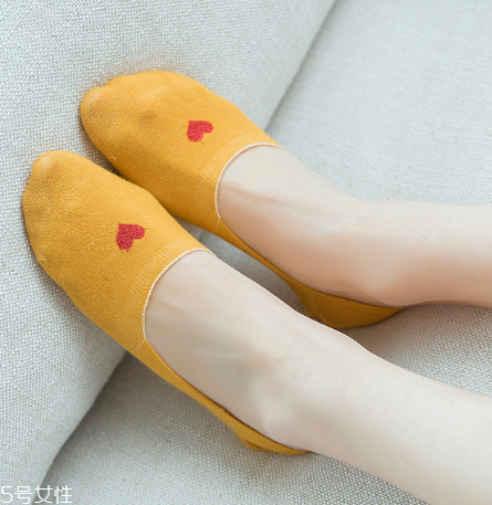 襪子粘有頭發(fā)怎么辦？巧妙利用身邊物品