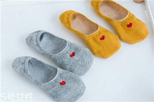 襪子粘有頭發(fā)怎么辦？巧妙利用身邊物品