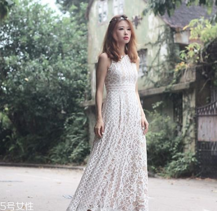 連衣裙搭配什么鞋子好看？處處散發(fā)迷人氣質