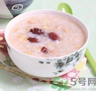 花生皮能不能吃？花生能和螃蟹一起吃嗎？