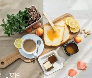 沃森麥盧卡蜂蜜怎么吃？watsonson麥盧卡蜂蜜這樣服用