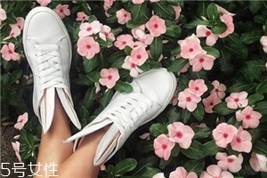 小白鞋適合跑步嗎？這幾類(lèi)小白鞋不適合跑步