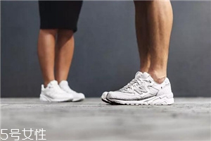 小白鞋洗了變黃怎么辦？小白鞋越洗越黃補救方法