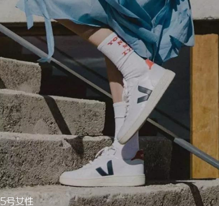 小白鞋清潔劑怎么打開？小白鞋清潔劑打開方法