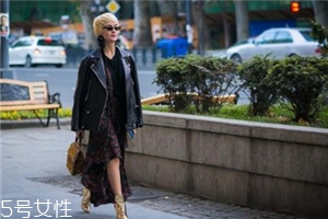 碎花連衣裙配什么外套？碎花連衣裙搭配外套圖片