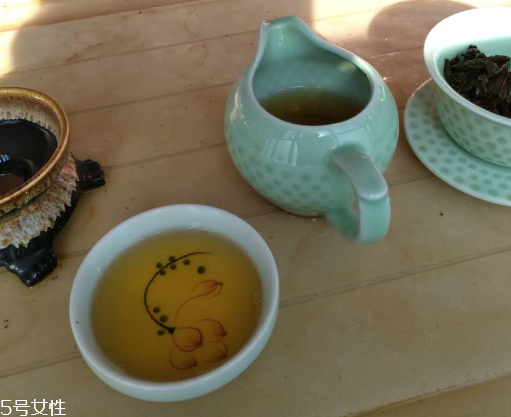 紅茶是酸性還是堿性？