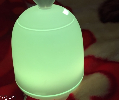 香薰機(jī)可以加香水嗎？香薰機(jī)香水可以代替精油嗎
