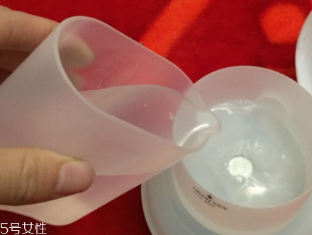 香薰機(jī)可以加香水嗎？香薰機(jī)香水可以代替精油嗎