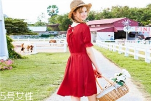 下半身胖怎么搭配衣服？下半身胖穿搭技巧