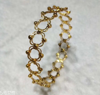周大生伸縮戒指多少錢？周大生戒指變手鐲價(jià)格