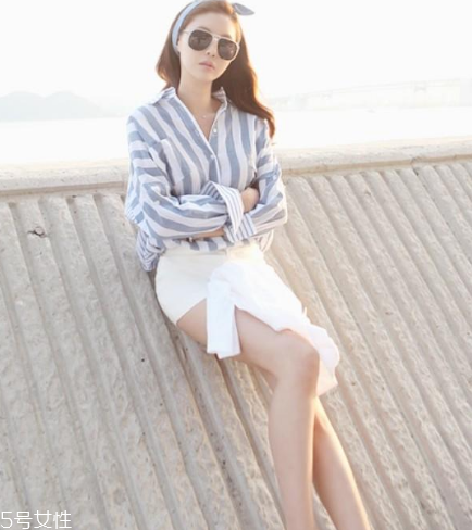 胸大的女生穿什么上衣？適合大胸女生的穿搭