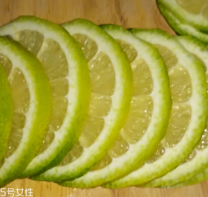 青檸檬可以敷臉嗎？青檸檬敷臉能美白嗎？