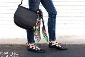 瑪麗珍鞋怎么搭配衣服？瑪麗珍鞋搭配圖片