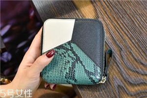 錢包長毛了怎么清洗？錢包長毛清洗方法