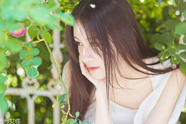 頭發(fā)精油什么牌子好 平價(jià)實(shí)用護(hù)發(fā)精油盤(pán)點(diǎn)
