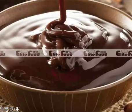巧克力糖漿怎么做？巧克力糖漿可以做什么？