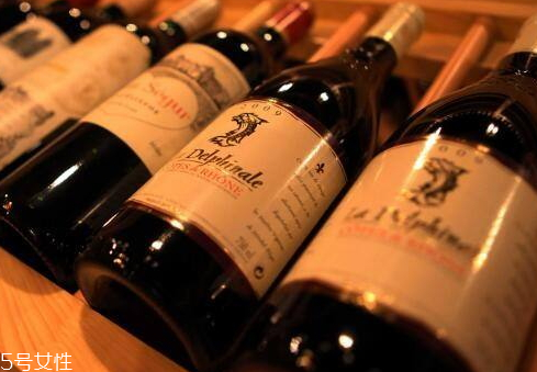 拉菲紅酒多少錢(qián)一瓶 正牌拉菲為什么那么貴