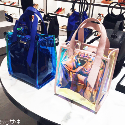 小ck鐳射包在哪里買？charles keith鐳射包在哪能買到