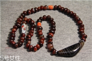 瑪瑙項(xiàng)鏈一般多少錢(qián)？瑪瑙項(xiàng)鏈?zhǔn)袌?chǎng)價(jià)位