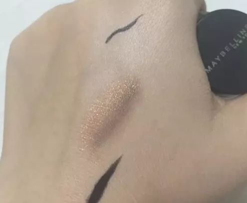 用防曬棒會花妝嗎？化妝了還能用防曬棒嗎