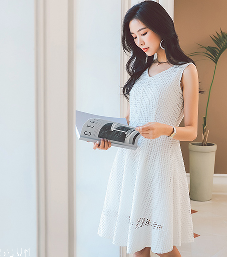 小個子女生穿什么裙子好看？小個子女生穿搭技巧