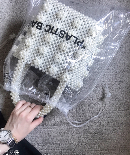 shrimps珍珠包多少錢？shrimps珍珠包包價格
