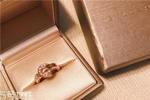 戒指和手表戴一只手嗎？戒指和手表是戴一邊嗎