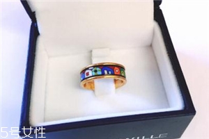 戒指為什么要戴在無名指上？戒指戴在無名指的含義