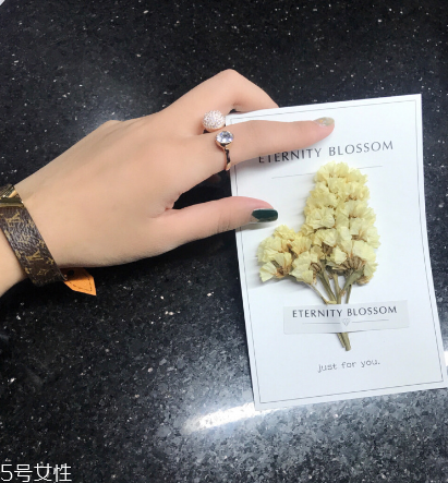 戒指為什么要纏紅線？戒指綁紅繩的意義