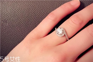 戒指為什么戴左手？戒指戴在左手的原因