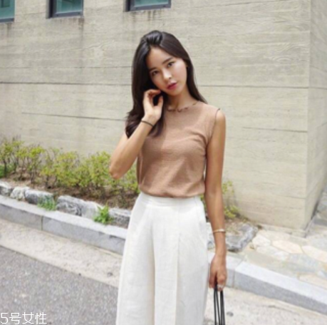 皮膚黑夏天穿什么顏色？黑皮膚適合什么顏色衣服