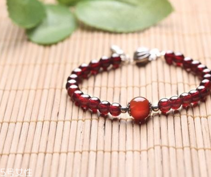 手鏈珠子單數(shù)還是雙數(shù)？手鏈珠子個(gè)數(shù)講究