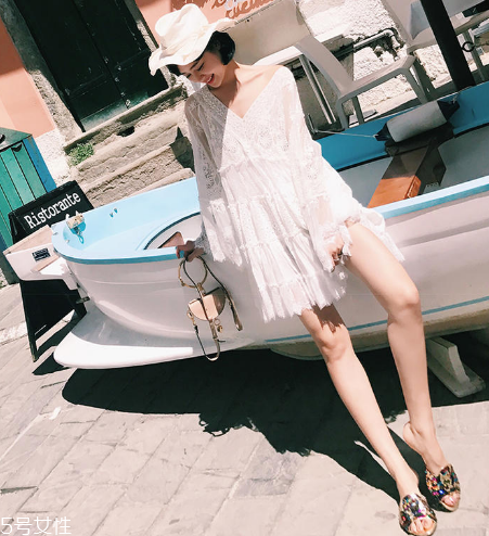夏天穿什么樣的百褶裙好看？夏天適合穿什么百褶裙