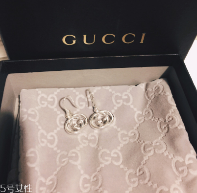 耳環(huán)對耳朵有傷害嗎？耳環(huán)對耳朵有影響嗎