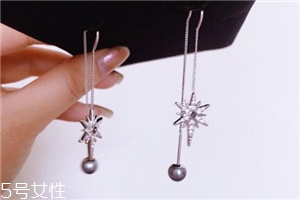 耳環(huán)后面的扣怎么戴？耳環(huán)后面的扣戴法
