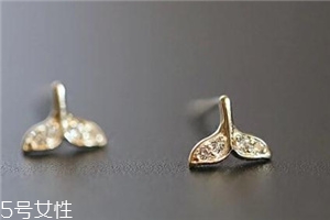 耳釘可以用鹽水消毒嗎？耳釘用鹽水消毒有用嗎