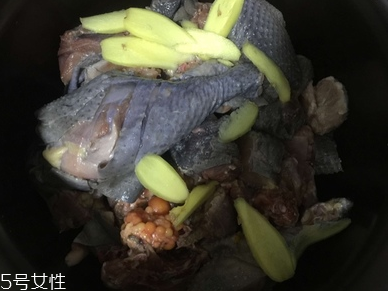 烏雞下奶嗎？烏雞怎么吃下奶？