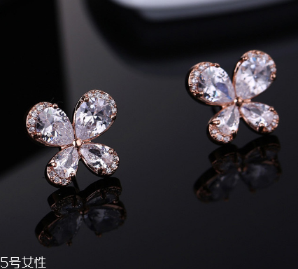 耳釘什么材質(zhì)的好？耳釘買什么材質(zhì)好？