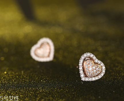 耳釘什么材質(zhì)的好？耳釘買什么材質(zhì)好？
