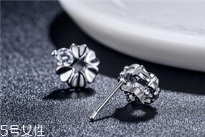 耳釘什么材質(zhì)的好？耳釘買什么材質(zhì)好？