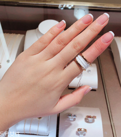 寶格麗陶瓷戒指是什么材質(zhì)？寶格麗陶瓷戒指材質(zhì)介紹