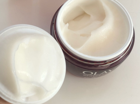 olay空氣霜怎么樣？olay空氣霜搓泥嗎？