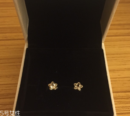 耳釘變黃怎么清洗？耳釘變黃了怎么辦？