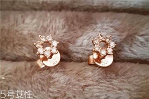 耳釘變黃怎么清洗？耳釘變黃了怎么辦？
